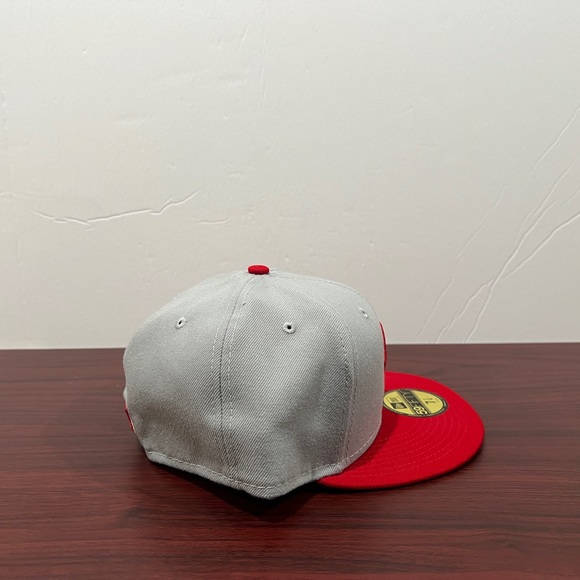New Era, 59Fifty Fitted Hat, Cincinnati Reds, Grey & Red - Picture 2 of 9